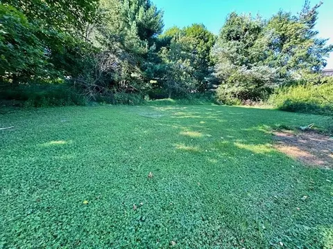 Exterior - 121 Glengarry Dr, Coraopolis, PA 15108 photo 2 of 4