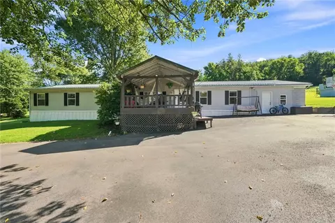 118 Francis Rd, Perryopolis, PA 15473