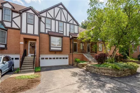 313 Kingsberry, Pittsburgh, PA 15234