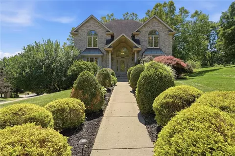 100 Field Club Dr W, Mckees Rocks, PA 15136