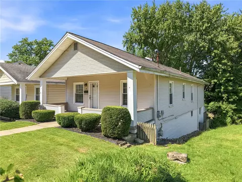 877 Saunders Ave, Sharon, PA 16146