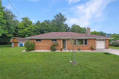 684 Crescent Blvd, Crescent, PA 15046