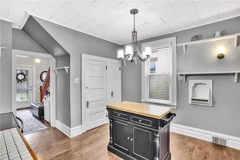 Entry Way - 621 Cedar St, Irwin, PA 15642 photo 3 of 4