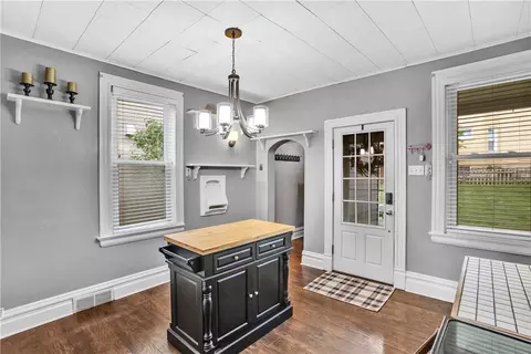 Entry Way - 621 Cedar St, Irwin, PA 15642 photo 4 of 4