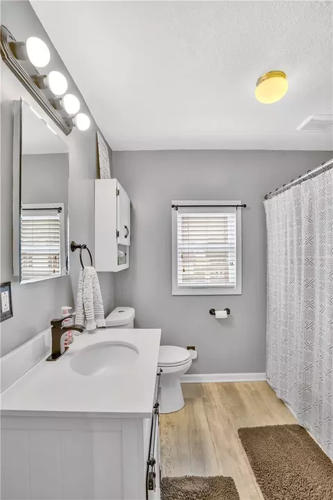 Bath - 621 Cedar St, Irwin, PA 15642 photo 1 of 1