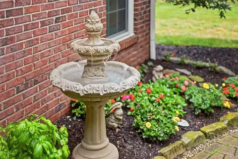 Exterior - 577 E Vanderbilt Dr, Mars, PA 16046 photo 4 of 5