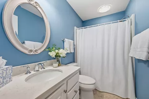 Bath - 577 E Vanderbilt Dr, Mars, PA 16046 photo 5 of 5