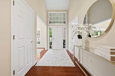 Entry Way - 577 E Vanderbilt Dr, Mars, PA 16046 photo 2 of 6