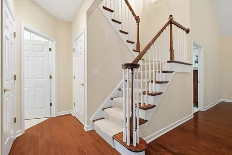 Entry Way - 577 E Vanderbilt Dr, Mars, PA 16046 photo 3 of 6