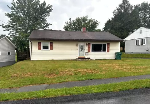 217 Sherwood Dr, Johnstown, PA 15905