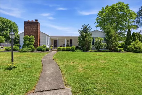 609 S 9th St, Sharpsville, PA 16150