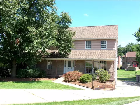 126 Surrey Dr, Canonsburg, PA 15317