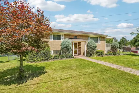 62 Central, North Versailles, PA 15137
