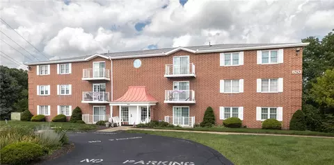 820 S Main St #303, Washington, PA 15301