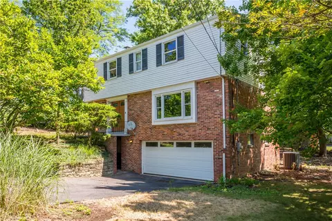 801 Hillaire Dr, Pittsburgh, PA 15243
