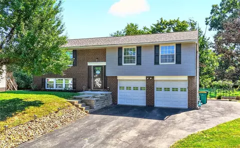 2018 Pembrook Dr, Glenshaw, PA 15116