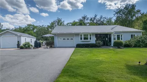 216 Hartzell Rd, Zelienople, PA 16063
