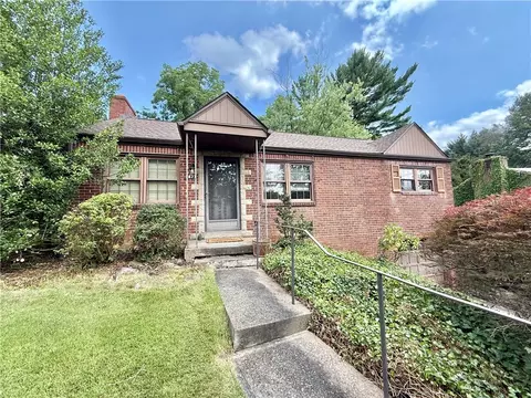 1027 Lindendale Dr, Pittsburgh, PA 15243