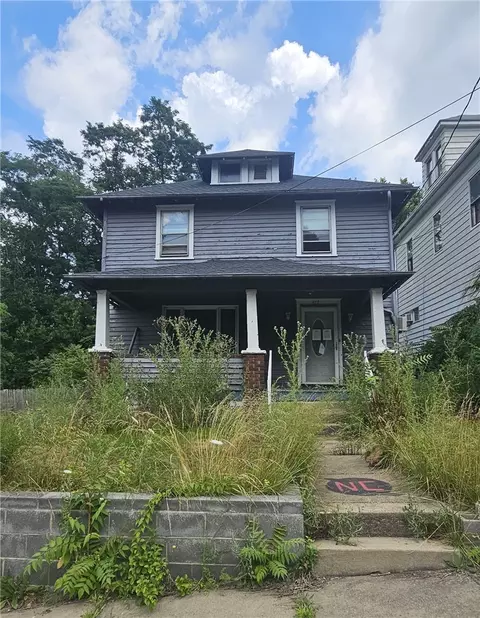 415 E 417 E Lutton St, New Castle, PA 16101