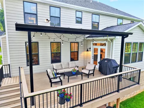 Exterior - 321 Crest Ln, Mars, PA 16046 photo 4 of 8