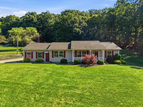 195 Browns Hl, Valencia, PA 16059