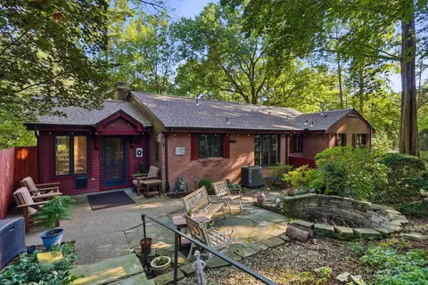 1067 Summer Pl, Pittsburgh, PA 15243