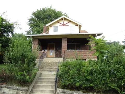424 W 9th Ave, Tarentum, PA 15084