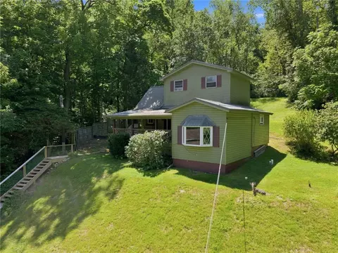 Exterior - 904 Old State Rd, Apollo, PA 15613 photo 6 of 9