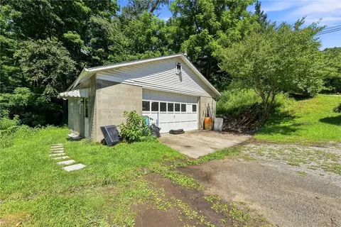 Exterior - 904 Old State Rd, Apollo, PA 15613 photo 8 of 9
