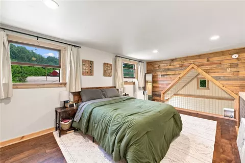 Bedroom - 904 Old State Rd, Apollo, PA 15613 photo 1 of 3
