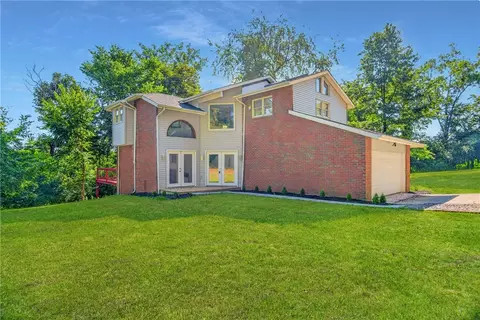 540 Lisa Dr, West Mifflin, PA 15122