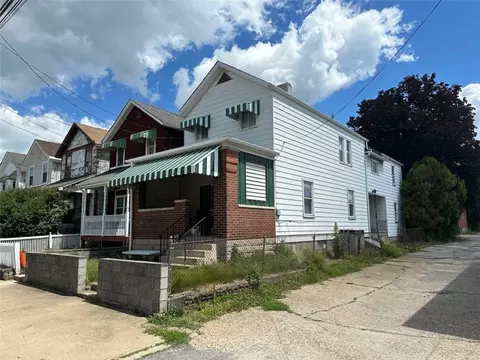 210 Munson Ave, Mckees Rocks, PA 15136