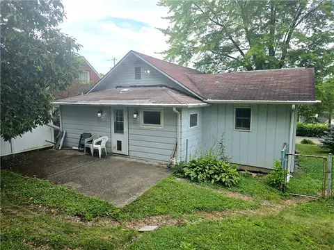 213 Rosecrest Dr, Monroeville, PA 15146