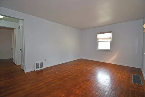 Living - 95 Long Dr, Pittsburgh, PA 15241 photo 1 of 5