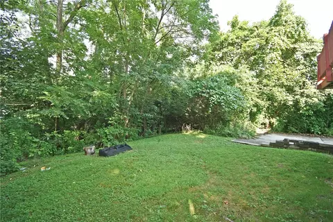Exterior - 95 Long Dr, Pittsburgh, PA 15241 photo 9 of 11