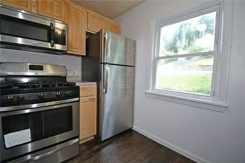 Kitchen - 95 Long Dr, Pittsburgh, PA 15241 photo 2 of 3