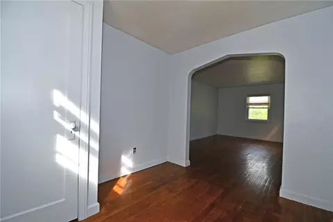 Living - 95 Long Dr, Pittsburgh, PA 15241 photo 5 of 5