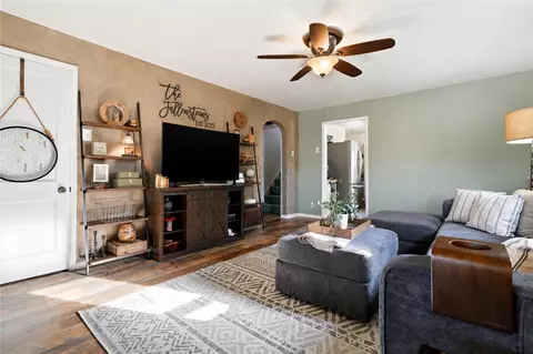 Living - 438 3rd Ave, New Eagle, PA 15067 photo 1 of 3