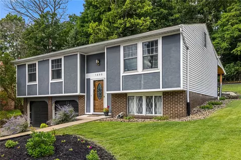 1890 Riggs Rd, South Park, PA 15129