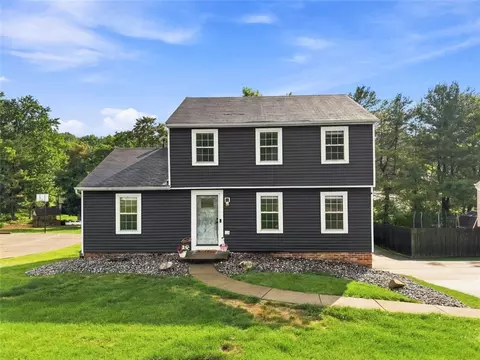 112 Fawnvue Dr, Mckees Rocks, PA 15136