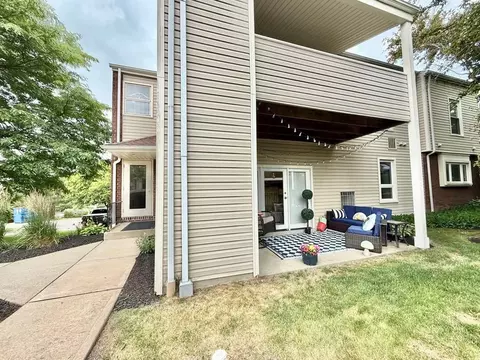 1813 Kenzie Dr, Robinson, PA 15205