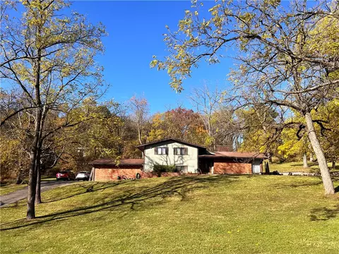 306 Black Walnut Dr, Greensburg, PA 15601