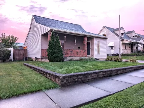 1403 Pennsylvania Ave, Natrona Heights, PA 15065