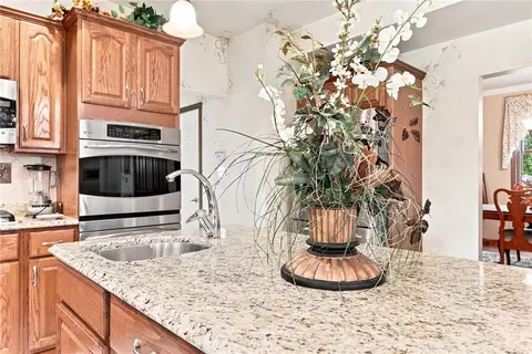 Kitchen - 9551 Downing Pl, Irwin, PA 15642 photo 4 of 4