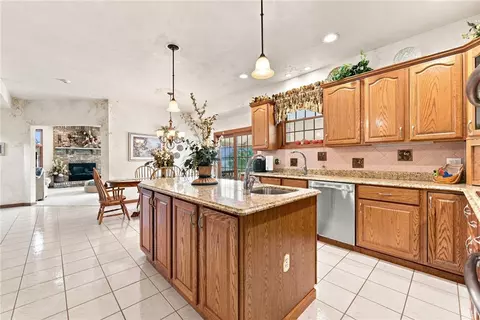 Kitchen - 9551 Downing Pl, Irwin, PA 15642 photo 2 of 4