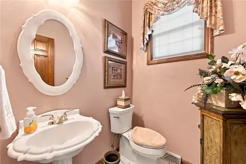 Bath - 9551 Downing Pl, Irwin, PA 15642 photo 1 of 5