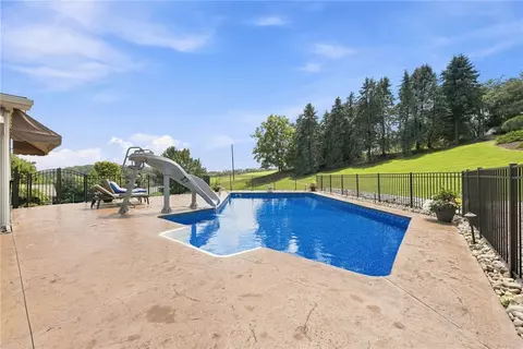 Exterior - 9551 Downing Pl, Irwin, PA 15642 photo 6 of 8