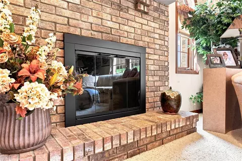 Living - 9551 Downing Pl, Irwin, PA 15642 photo 5 of 5