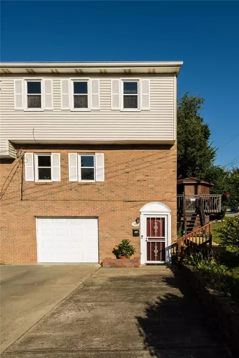 963 Pittsburgh St, North Versailles, PA 15137