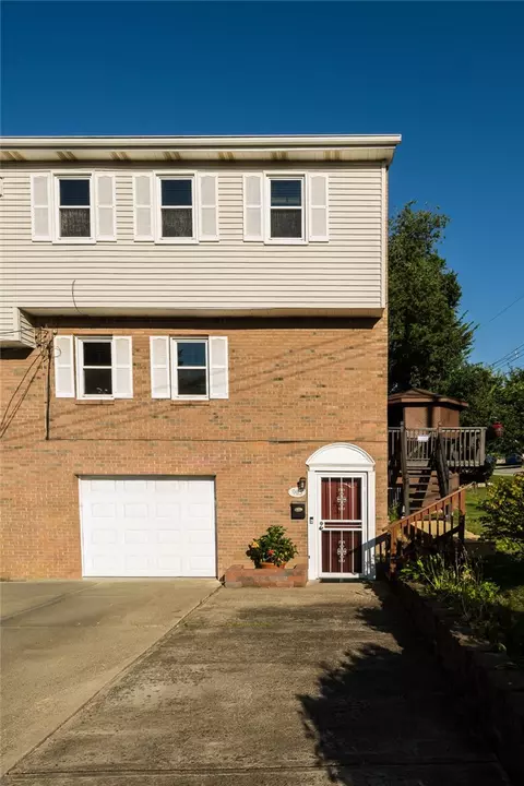 963 Pittsburgh St, North Versailles, PA 15137